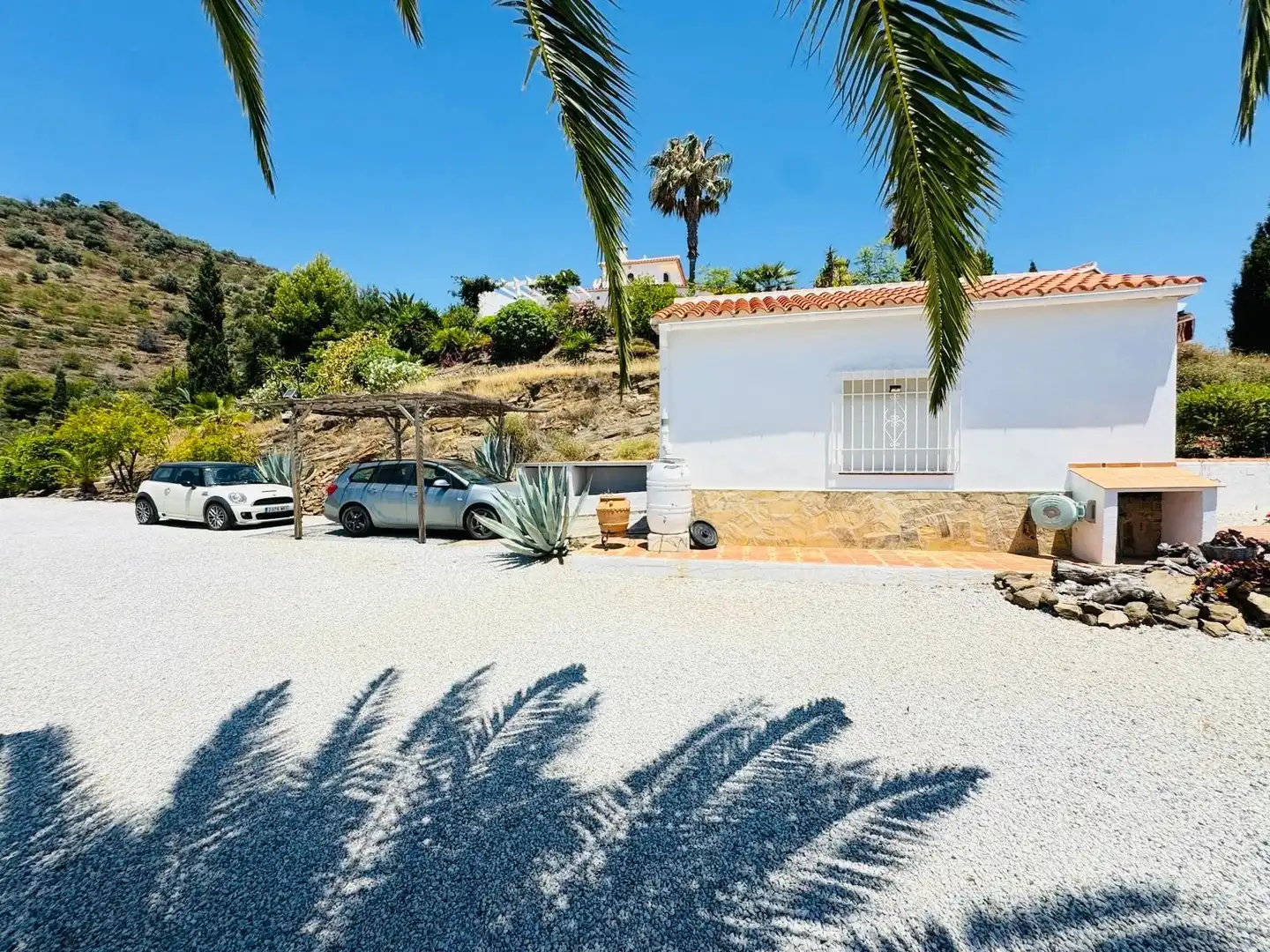 Vista exterior de Casa o xalet en venda en Arenas amb Aire condicionat, Jardí privat i Traster
