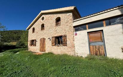 Vista exterior de Finca rústica en venda en Santa Maria de Miralles amb Calefacció i Jardí privat