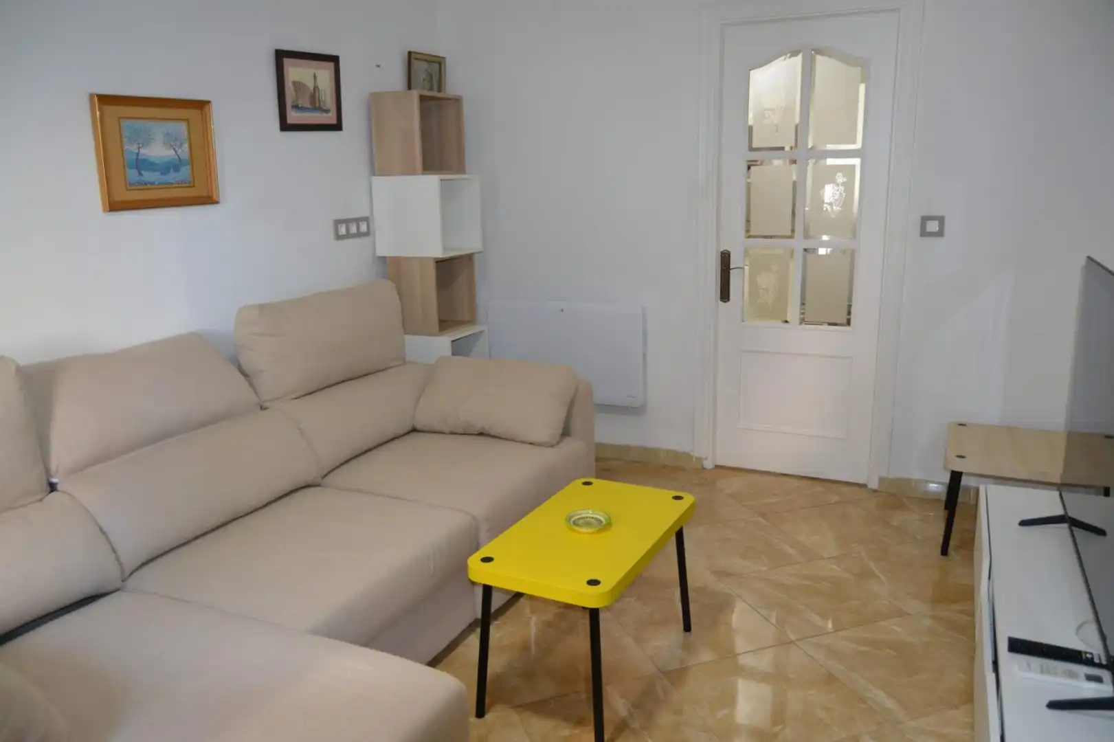 Sala d'estar de Casa o xalet en venda en Málaga amb Calefacció, Terrassa i Moblat