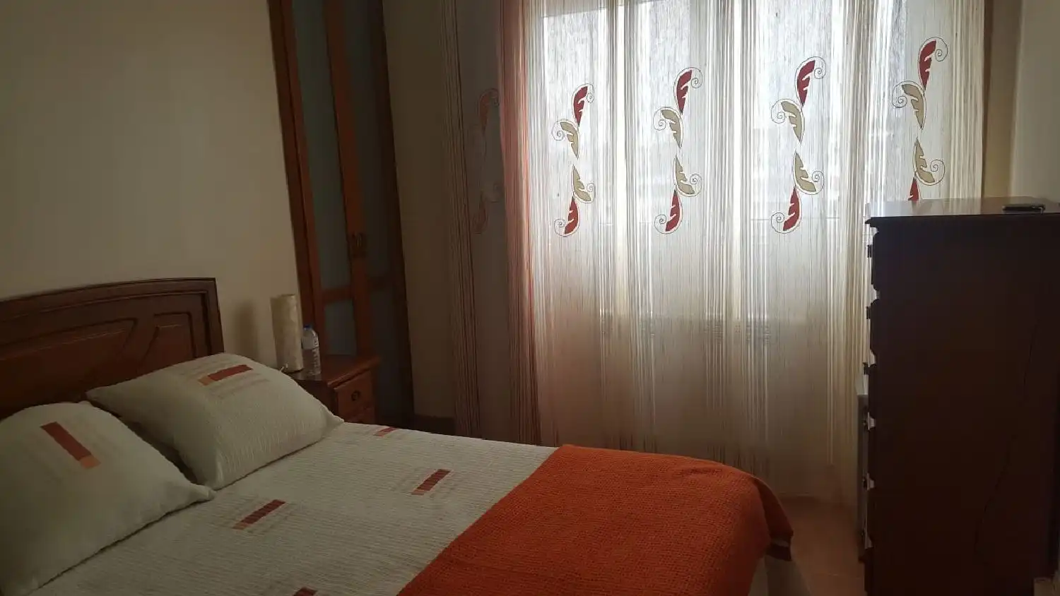 Habitación de Piso de alquiler en A Coruña Capital  con Calefacción, Terraza y Amueblado