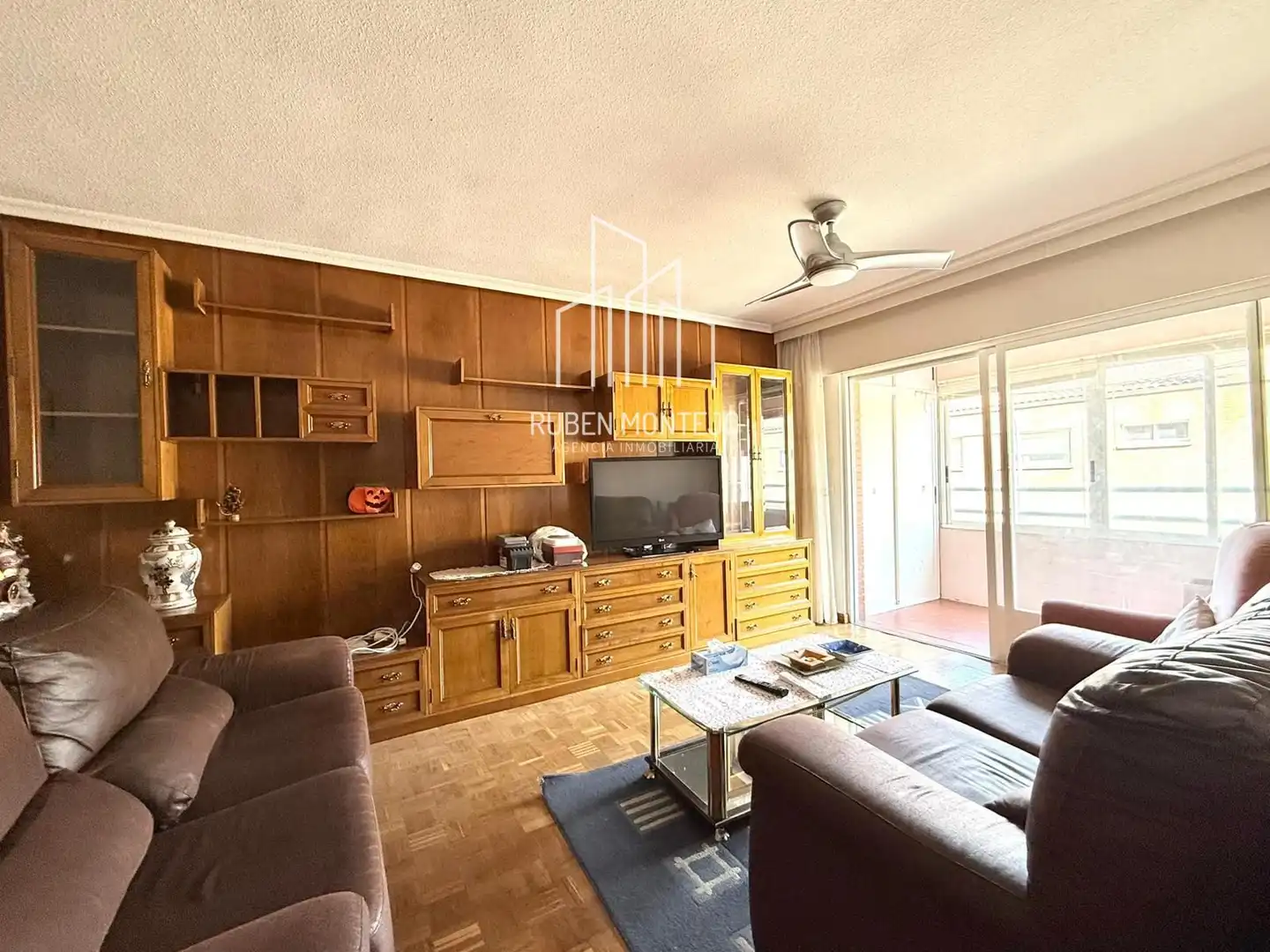 Living room of Flat for sale in Salamanca  with Heating, Terrace and Storage room