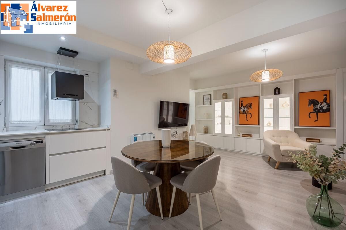 Dining room of Flat for sale in  Granada Capital  with Heating