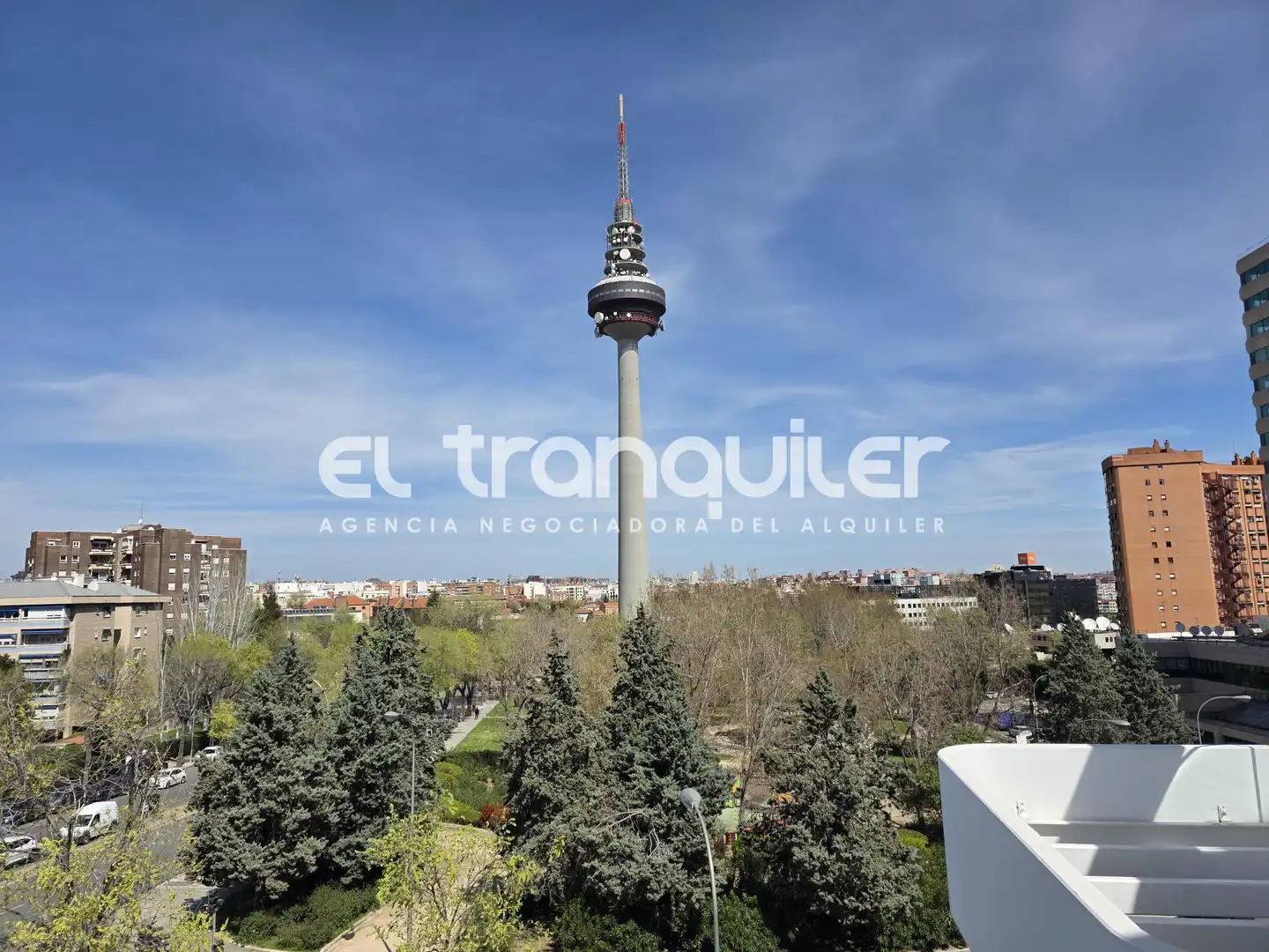 Exterior view of Flat for rent in Madrid  with Air Conditioner, Terrace and Storage room