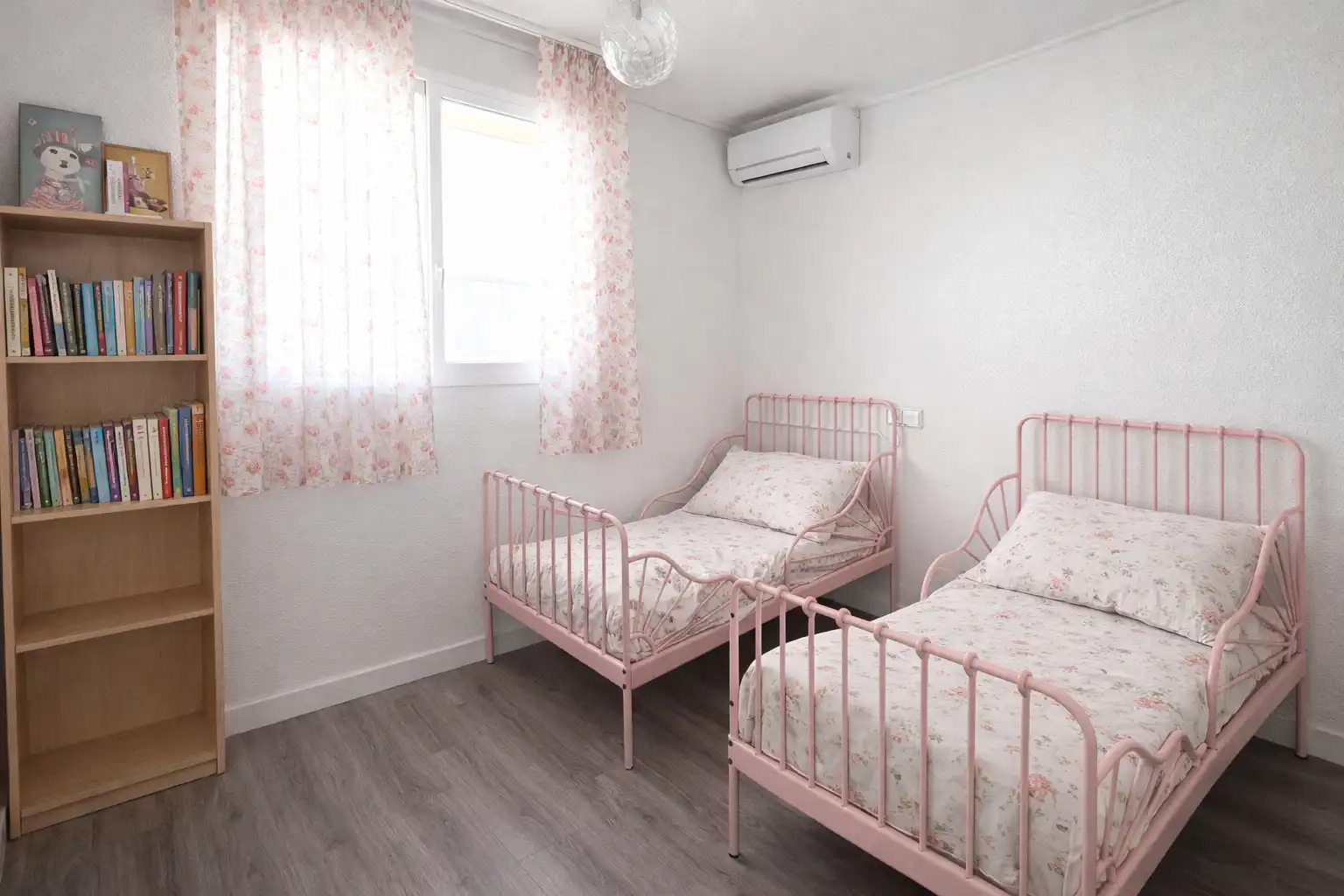 Habitación de Casa adosada en venta en Cartagena con Aire acondicionado, Calefacción y Jardín privado