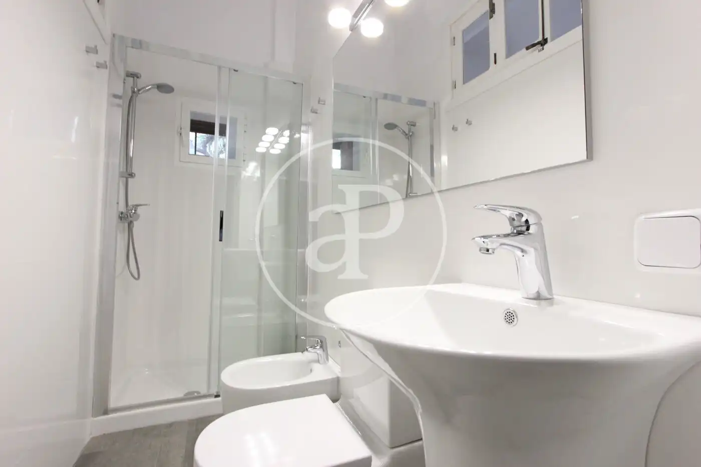 Badezimmer von Wohnung zum Verkauf in  Palma de Mallorca mit Klimaanlage, Heizung und Privatgarten