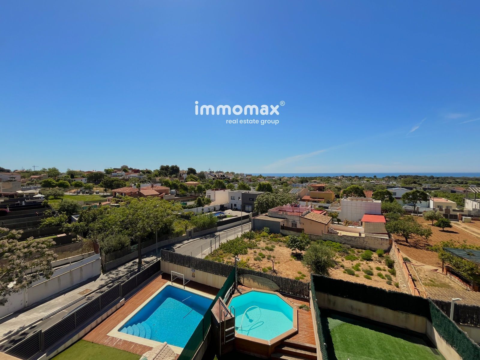 Exterior view of House or chalet for sale in Vilanova i la Geltrú  with Heating, Private garden and Terrace