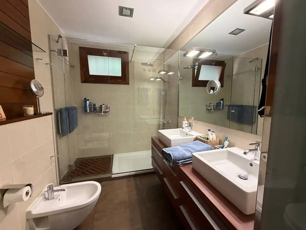 Badezimmer von Wohnung zur Miete in Las Palmas de Gran Canaria mit Klimaanlage und Privatgarten