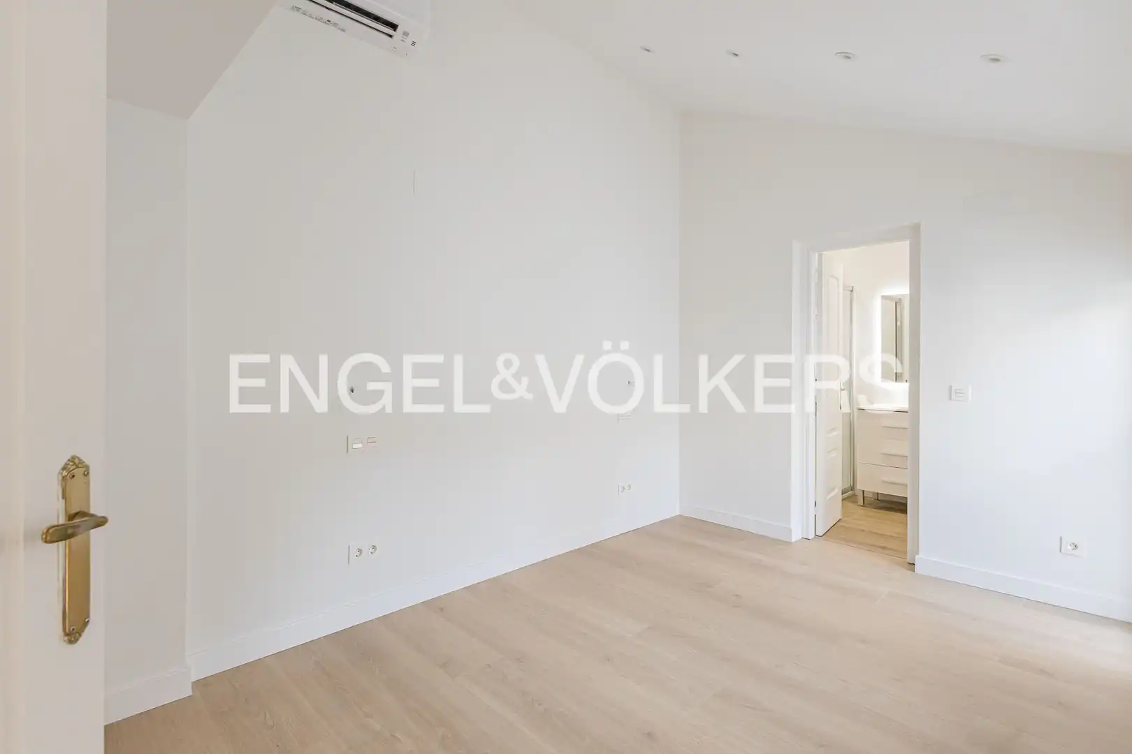 Bedroom of Attic for rent in Madrid  with Heating and Terrace