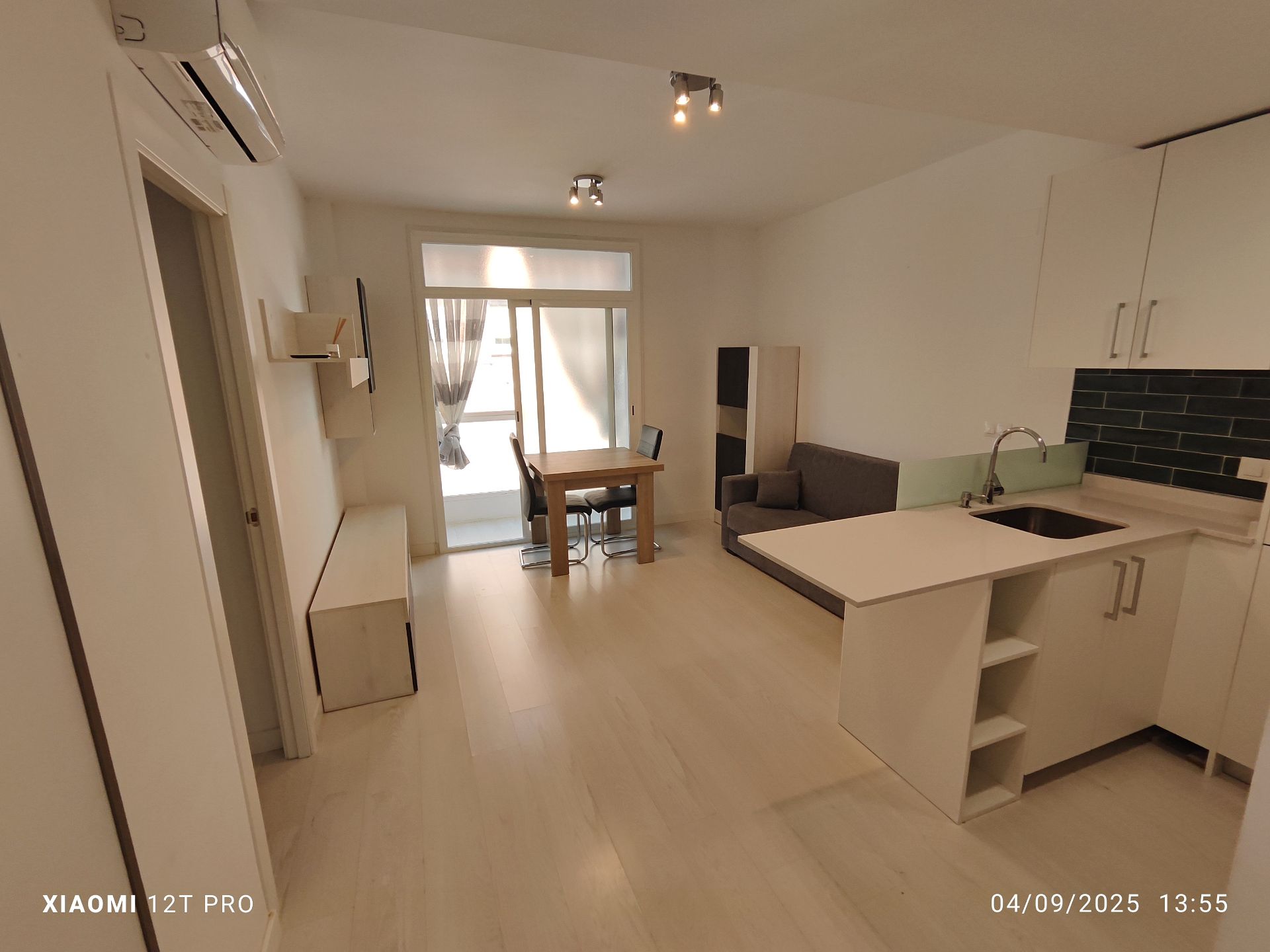 Sala de estar de Apartamento de alquiler en Alcorcón con Aire acondicionado, Calefacción y Parquet