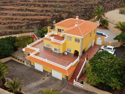 Vista exterior de Casa o xalet en venda en San Miguel de Abona amb Aire condicionat, Calefacció i Jardí privat