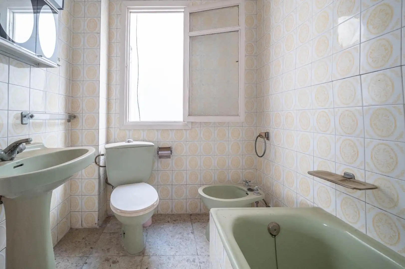 Baño de Piso en venta en Órgiva con Terraza