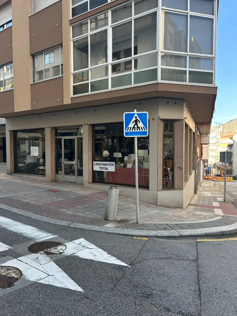 Geschaftsraum zur Miete in Rúa Casimiro Gómez, Zona de Plaza de Barcelos