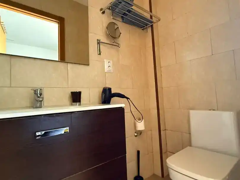 Baño de Piso para compartir en San Bartolomé de Tirajana con Parquet y Amueblado
