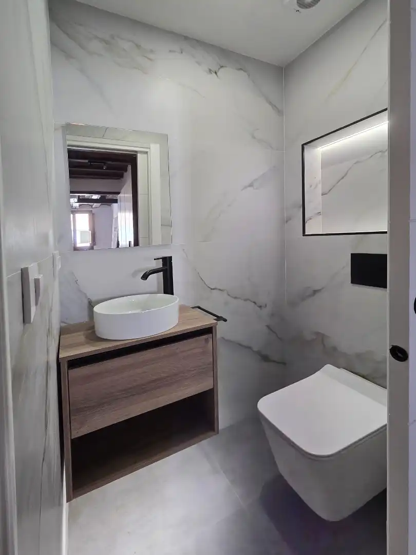 Bathroom of Flat for sale in Barcelona  with Air Conditioner, Heating and Parquet flooring