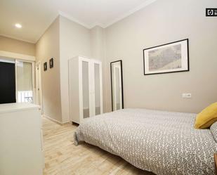 Bedroom of Flat to share in  Valencia Capital  with Air Conditioner and Terrace