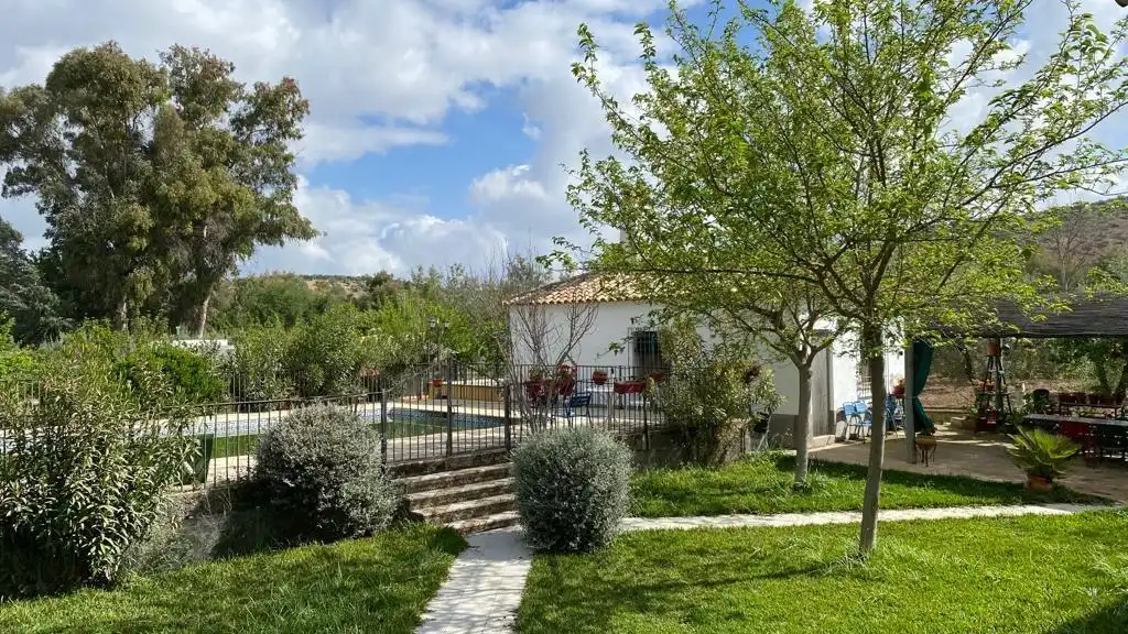 Jardín de Finca rústica en venta en Baena con Jardín privado, Terraza y Piscina