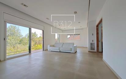 Living room of House or chalet for sale in Cerdanyola del Vallès  with Air Conditioner, Terrace and Balcony