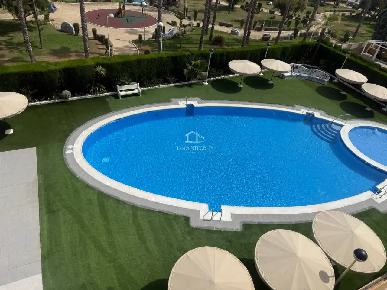 Apartamento con piscina en venta en Calle Amplaries 45, imagen 2