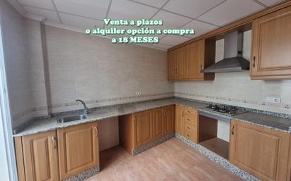 Cuina de Casa adosada en venda en Monóvar  / Monòver amb Aire condicionat i Terrassa