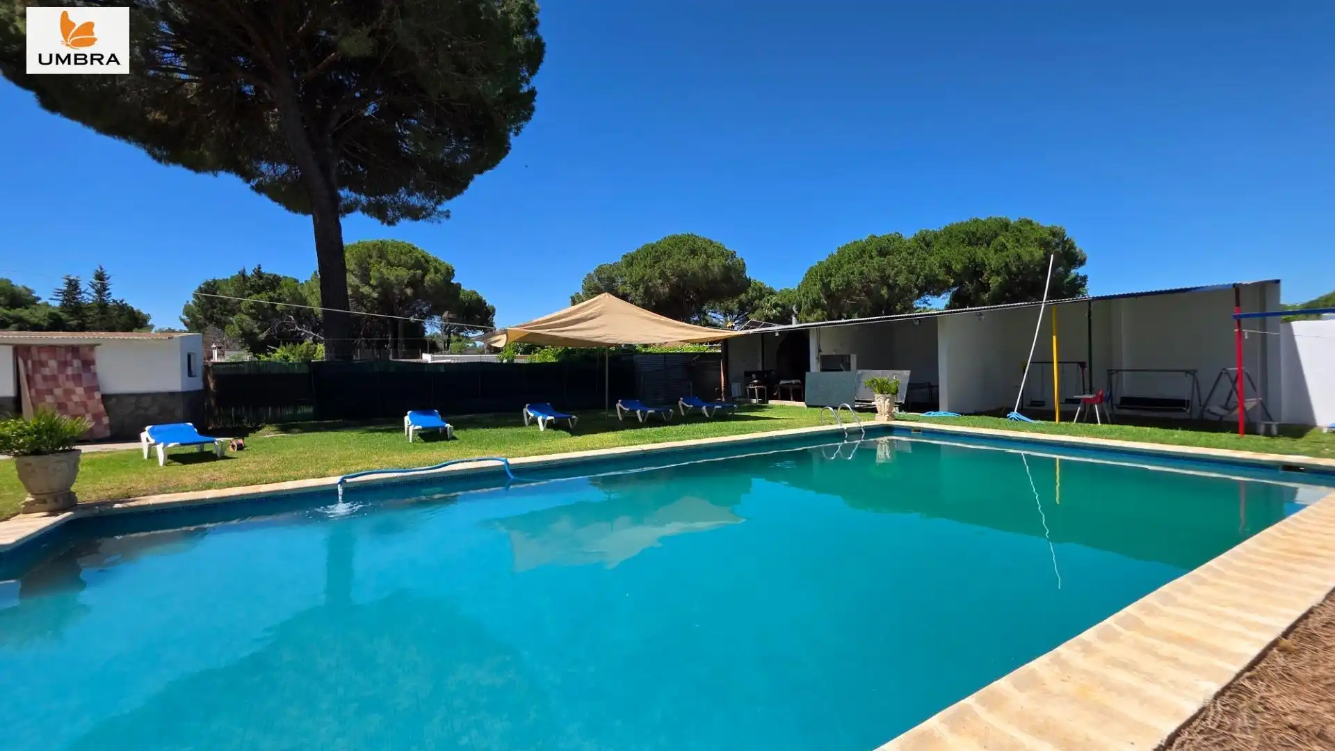 Piscina de Finca rústica en venda en Jerez de la Frontera amb Aire condicionat, Jardí privat i Terrassa