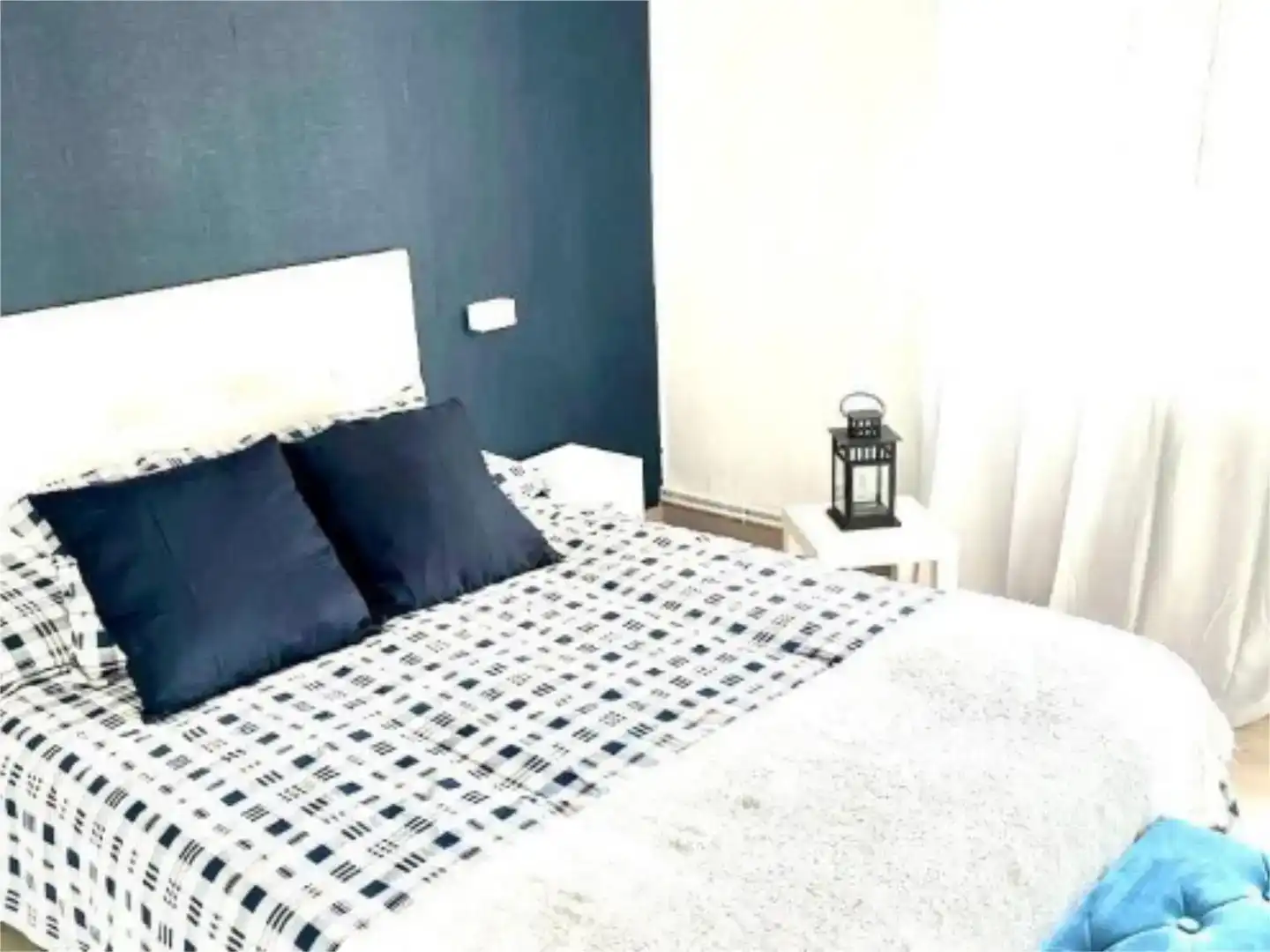 Habitación de Planta baja de alquiler en Robleda con Jardín privado, Trastero y Amueblado