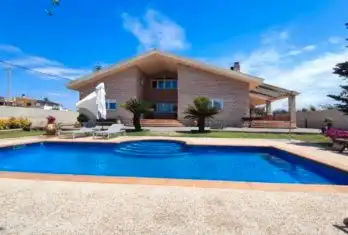 Casa rústica con piscina en venta en Camí de Genaro, imagen 3