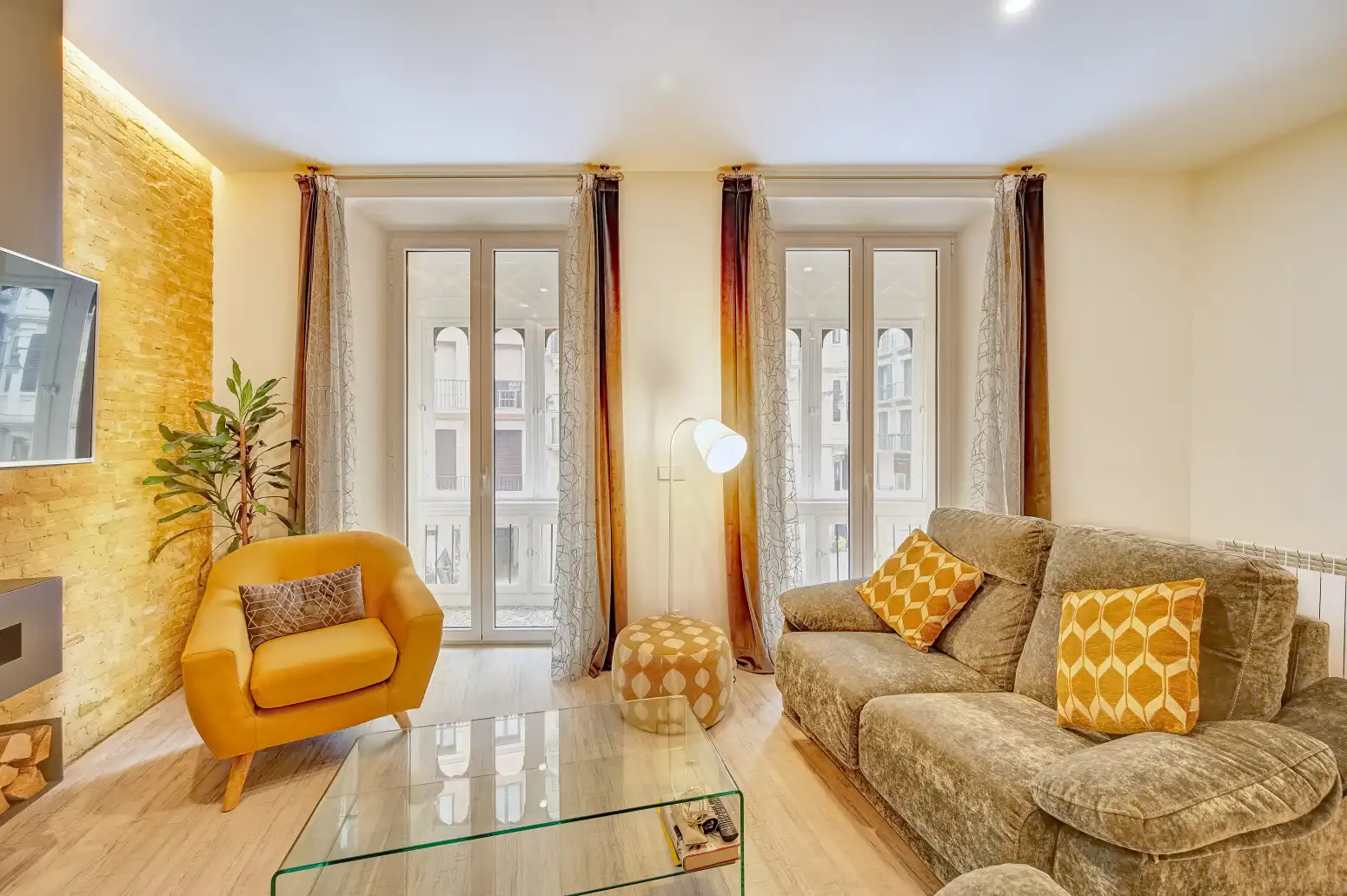 Sala de estar de Piso en venta en  Pamplona / Iruña con Calefacción, Parquet y Amueblado