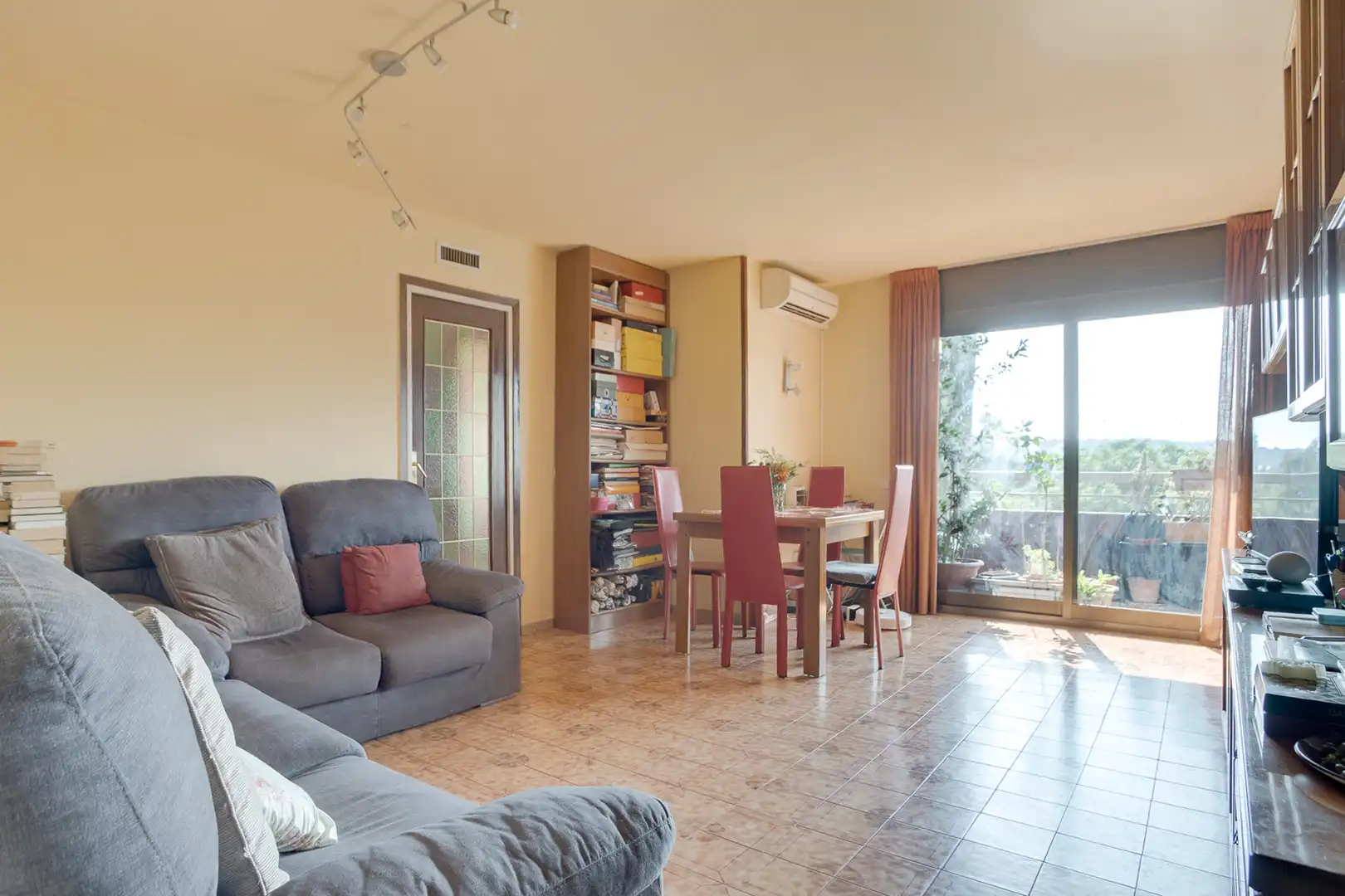 Appartamento con terrazza in vendita a Sant Adriá Nord, imagen 2