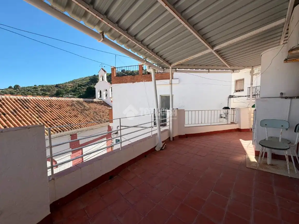 Country homes for sale in Olías
