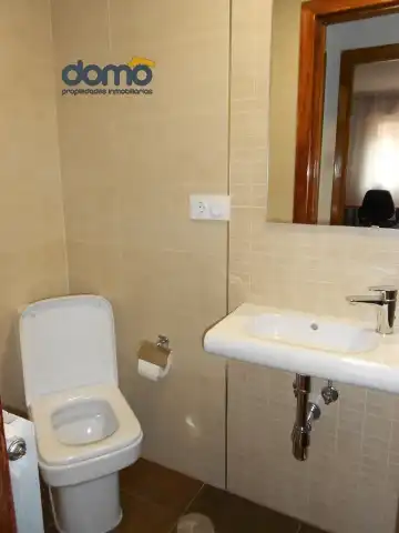 Baño de Piso para compartir en Granada con Calefacción, Amueblado y Horno