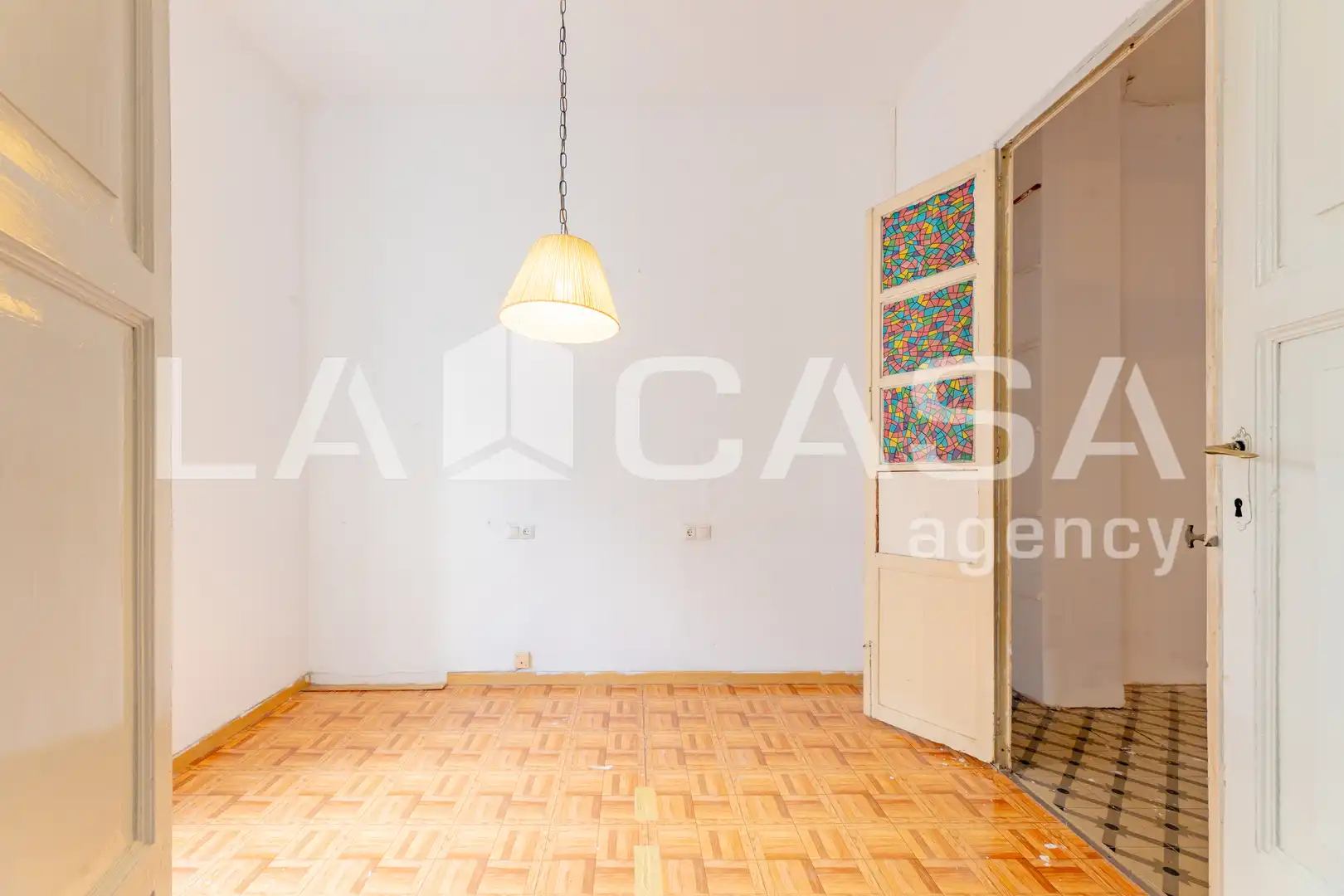 Flat for sale in Valencia  with Balcony