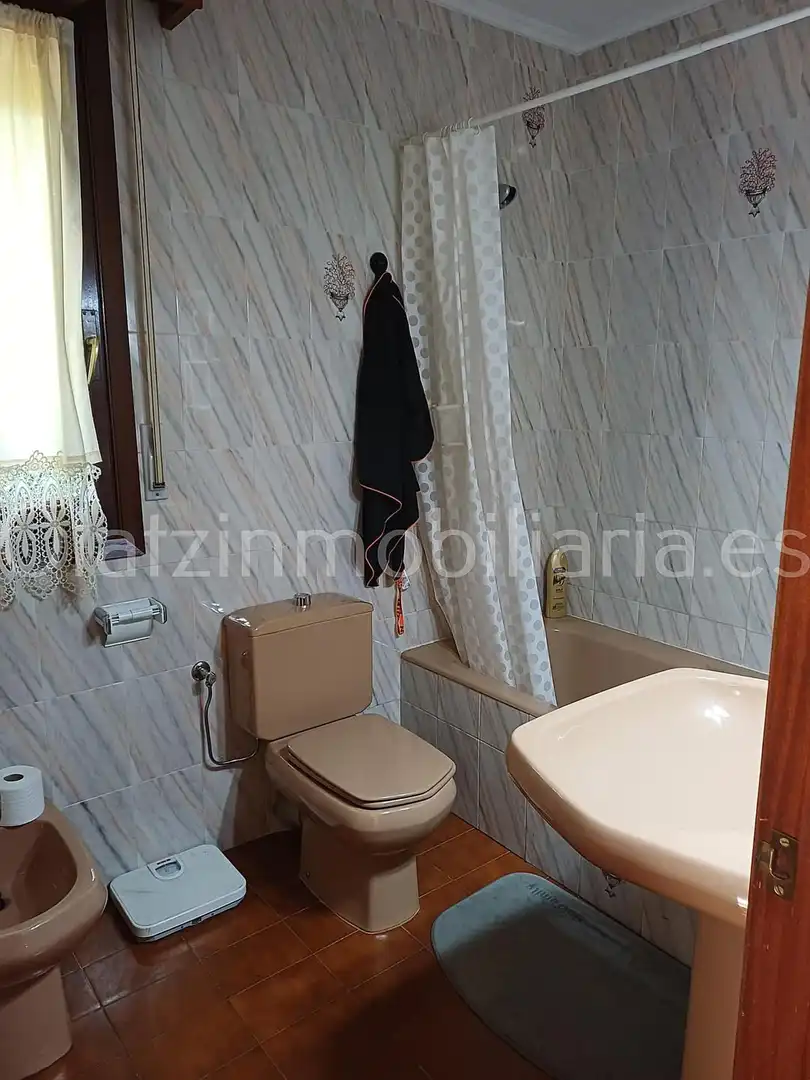 Bathroom of Houses for sale in Valle de Mena  with Heating, Terrace and Storage room