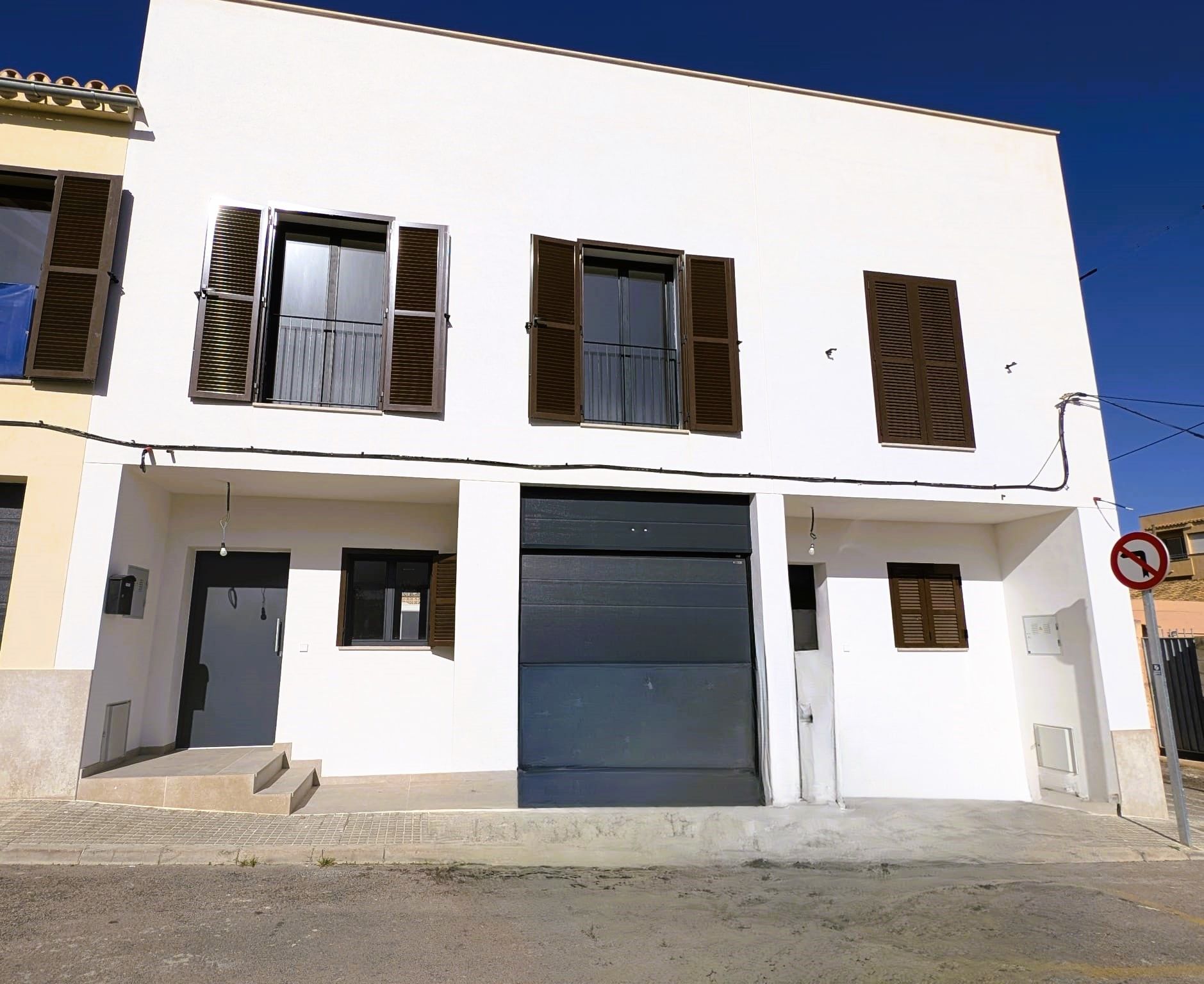 Exterior view of Single-family semi-detached for sale in Ses Salines  with Air Conditioner, Swimming Pool and Furnished