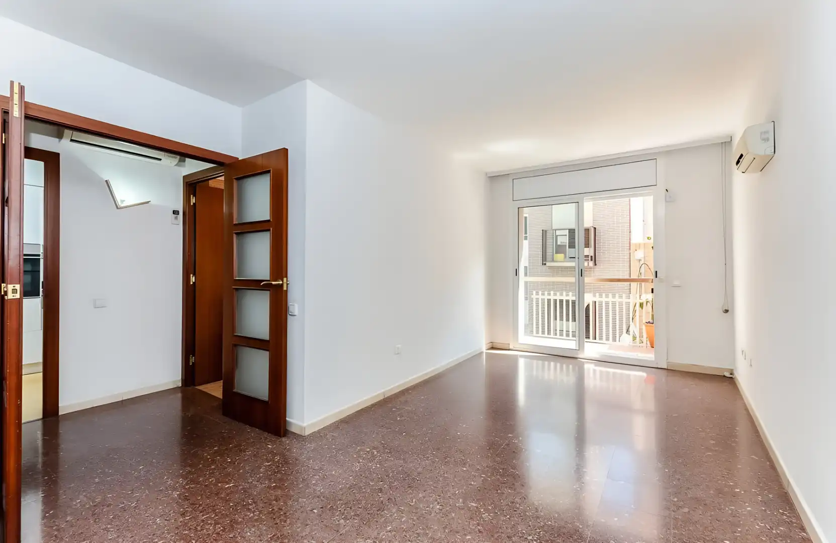 Flat with terrace for sale in Carrer de Juan Bravo, imagen 2