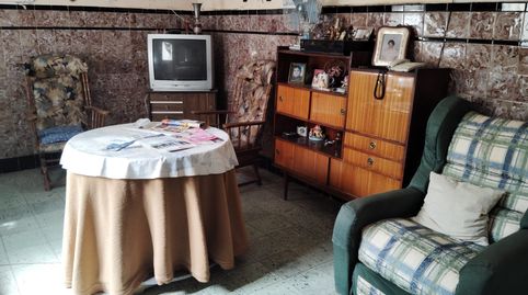 VENTA DE CASA MUY AMPLIA PARA REFORMAR REF.3914