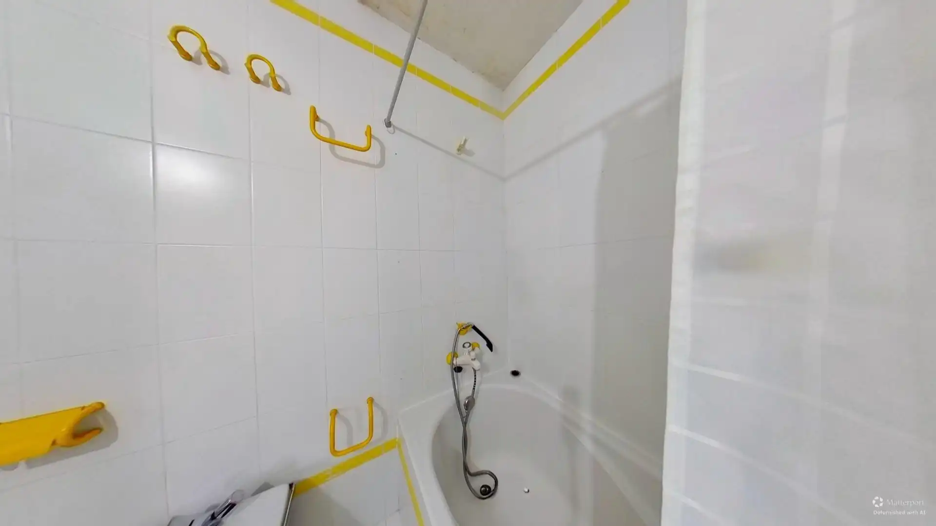 Bathroom of Flat for sale in Valencia  with Air Conditioner, Terrace and Storage room