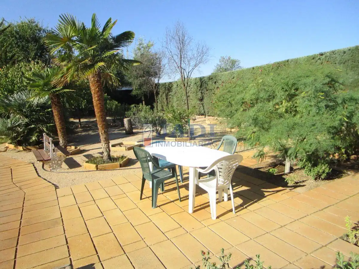 Chalet con terraza en venta en Valdepeñas, imagen 3