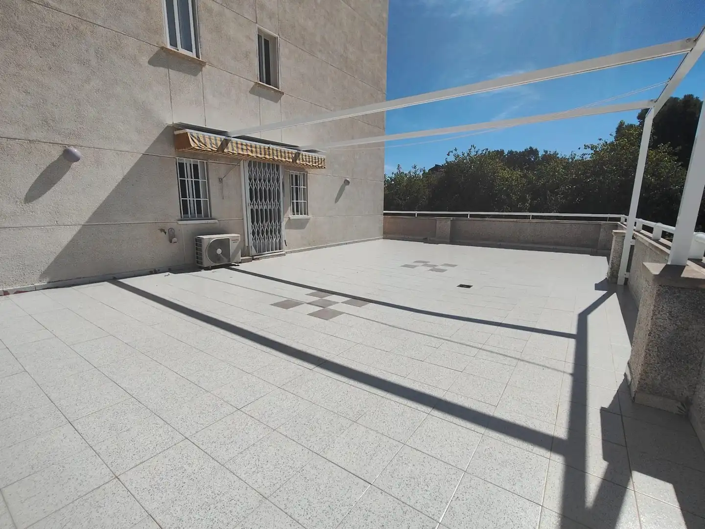 Apartamento con piscina en venta en Playa de Gandia, imagen 28