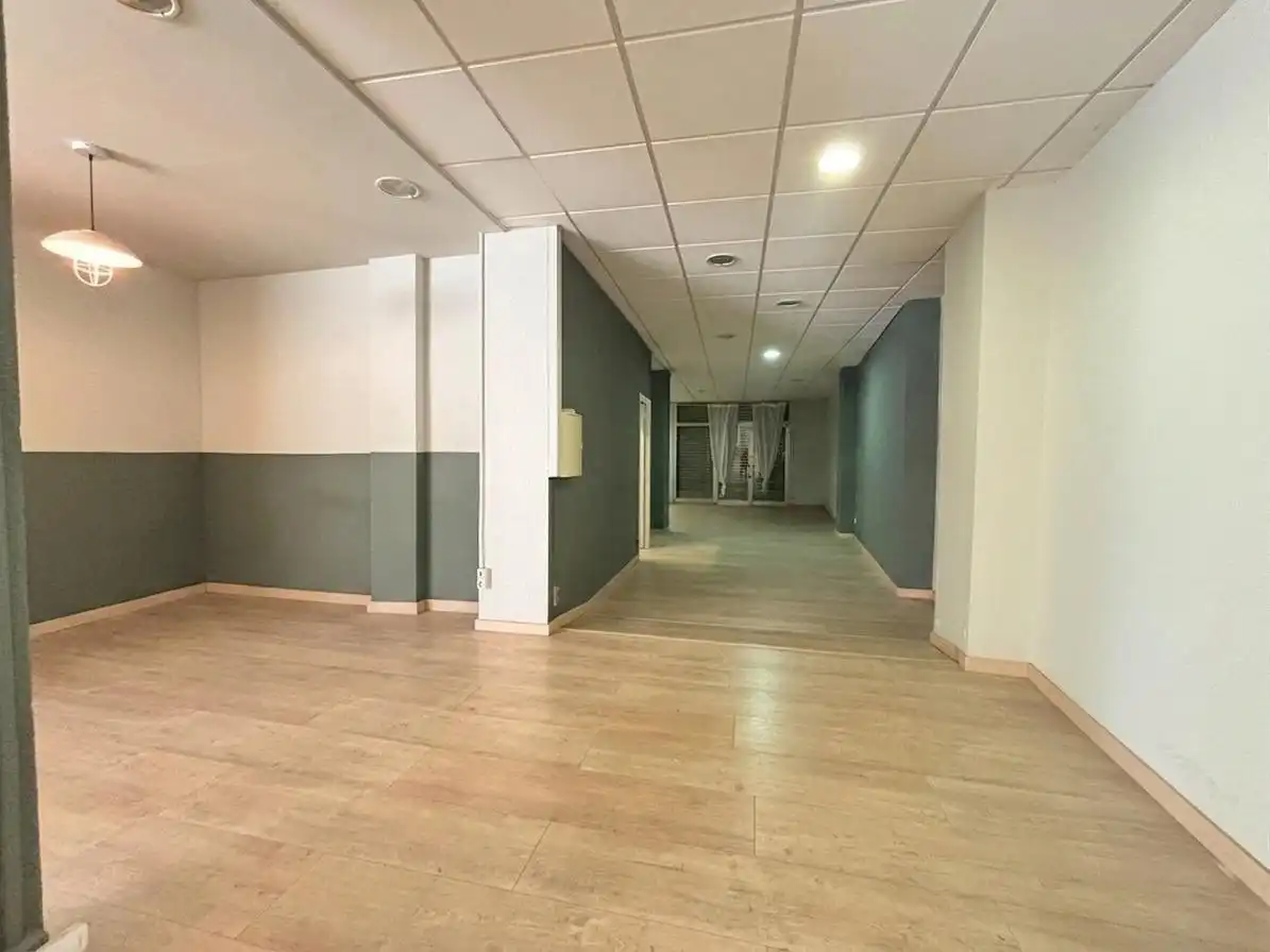 Local de alquiler en L'Hospitalet de Llobregat con Aire acondicionado