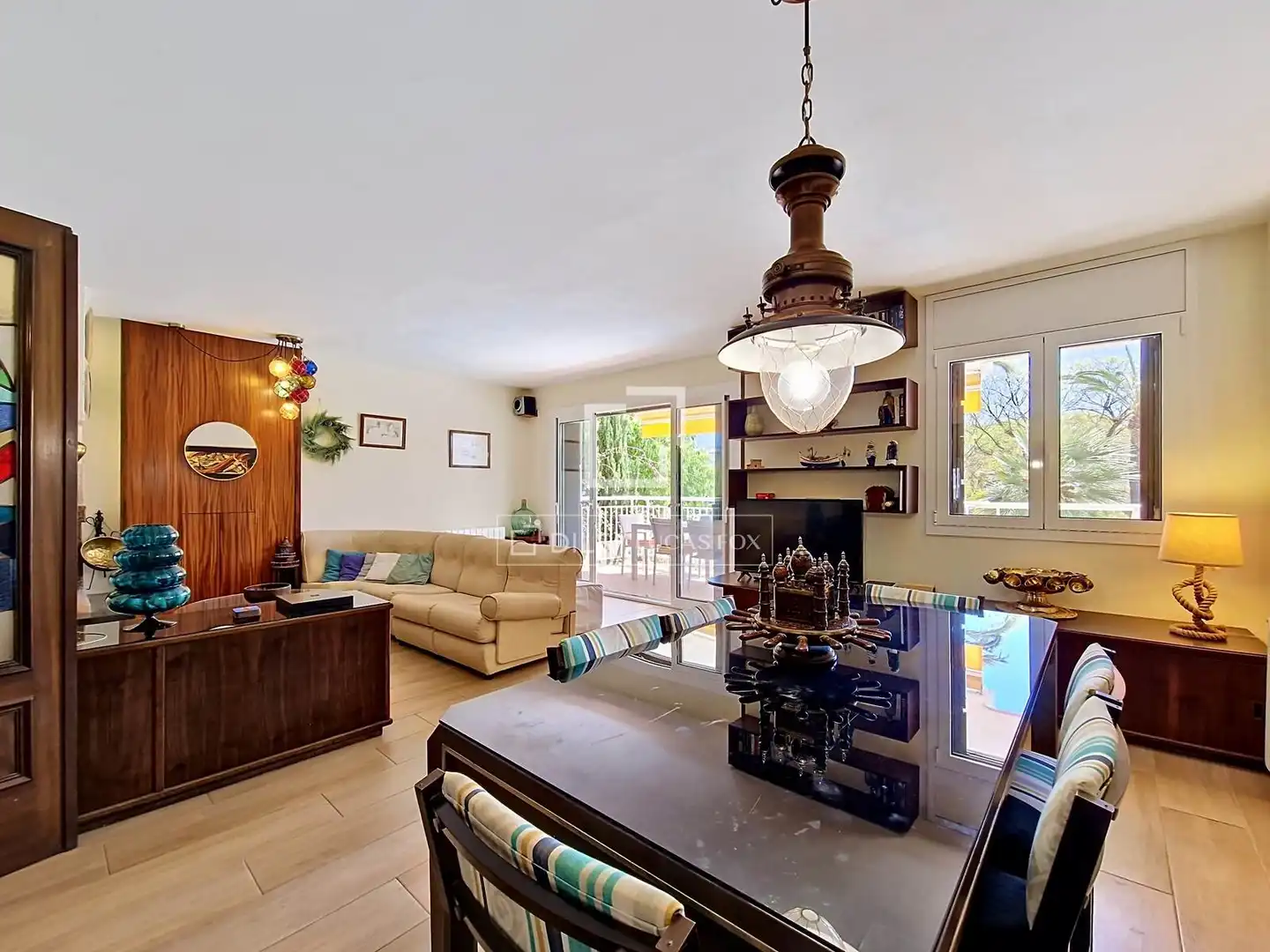 Living room of Flat for sale in Vilanova i la Geltrú  with Air Conditioner, Heating and Terrace