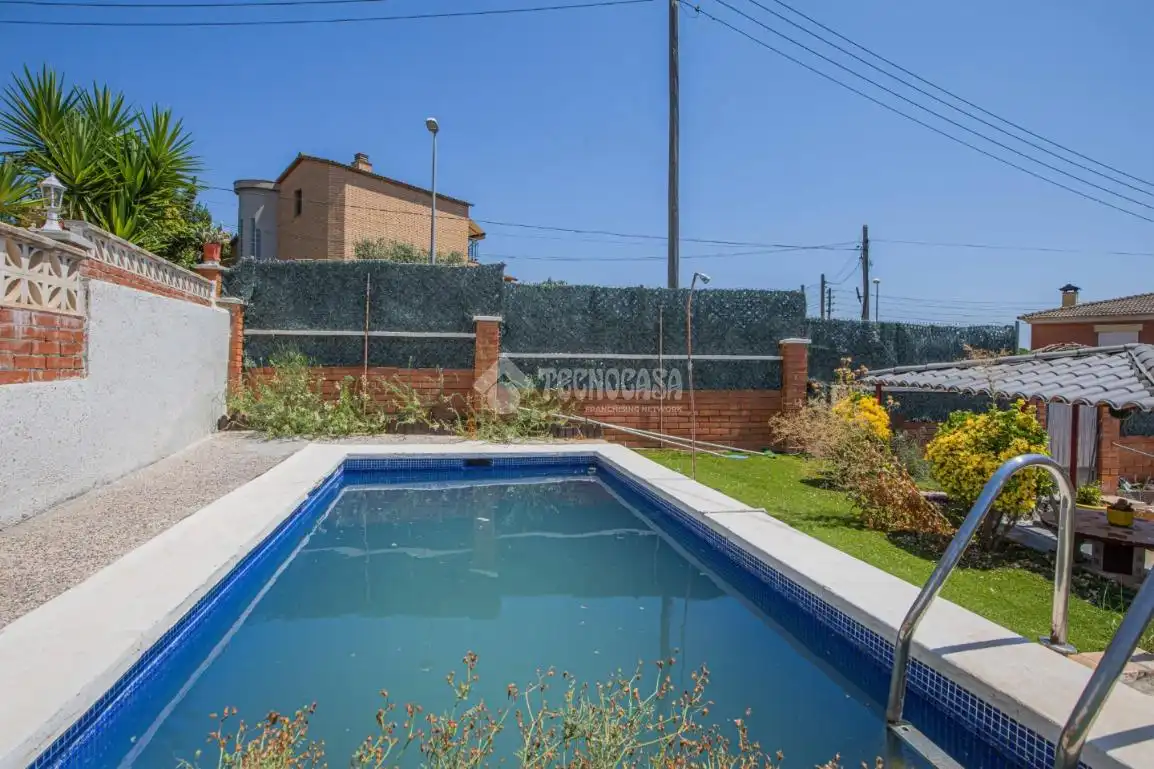 Piscina de Casa o chalet en venta en Rubí