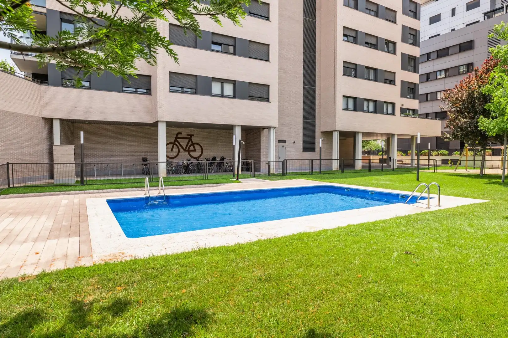 Piscina de Pis en venda en Valencia amb Aire condicionat, Calefacció i Terrassa
