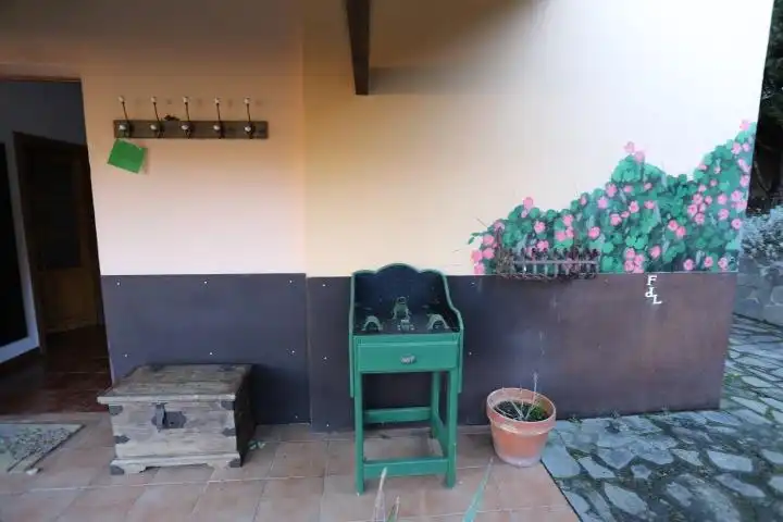 Jardí de Finca rústica en venda en Quirós amb Calefacció, Jardí privat i Terrassa