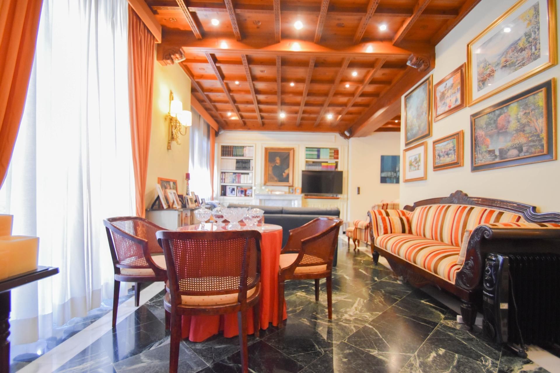 Sala d'estar de Edifici en venda en Almuñécar