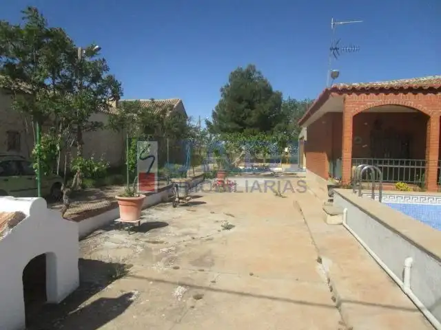 Casa rústica amb piscina en venda a Valdepeñas, imagen 2
