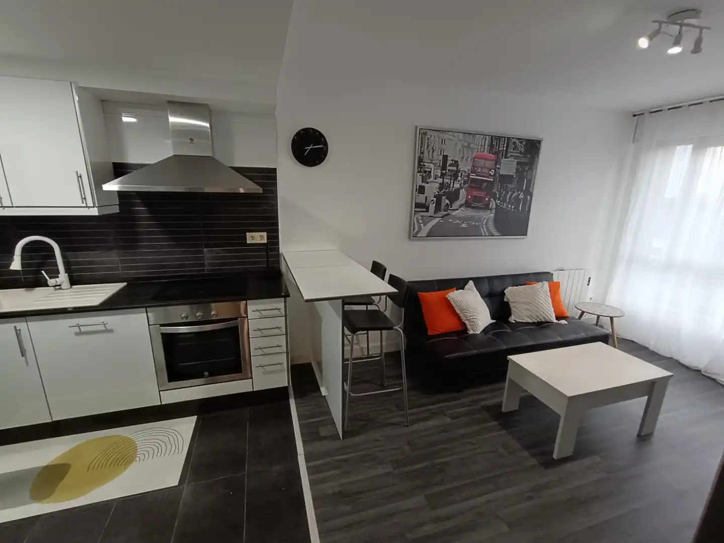 Piso con piscina en venta en Rúa Concepción Arenal 9, imagen 3