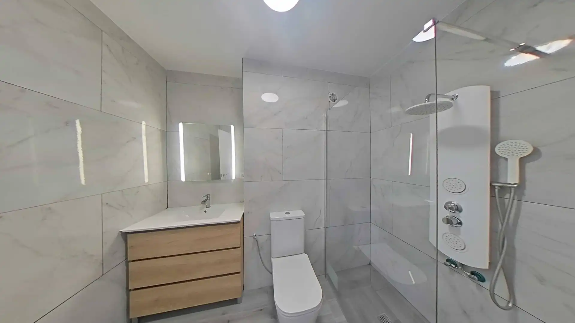 Baño de Apartamento en venta en San Pedro del Pinatar con Parquet