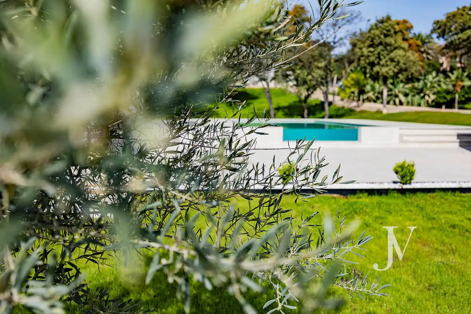 Schwimmbecken von Haus oder Chalet zum Verkauf in Ciudalcampo mit Klimaanlage, Heizung und Privatgarten