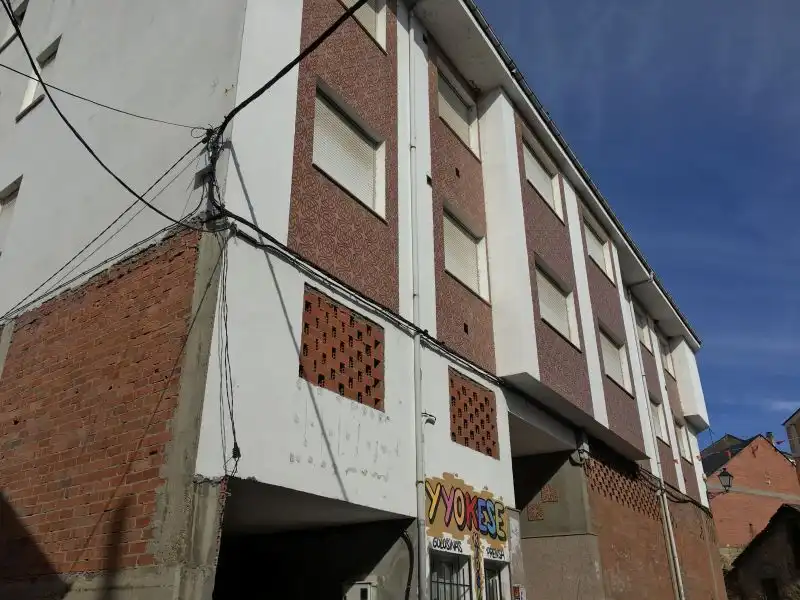 Außenansicht von Gebäude zum Verkauf in Congosto