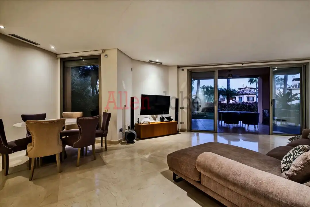 Flat with terrace for sale in Milla de Oro, imagen 13